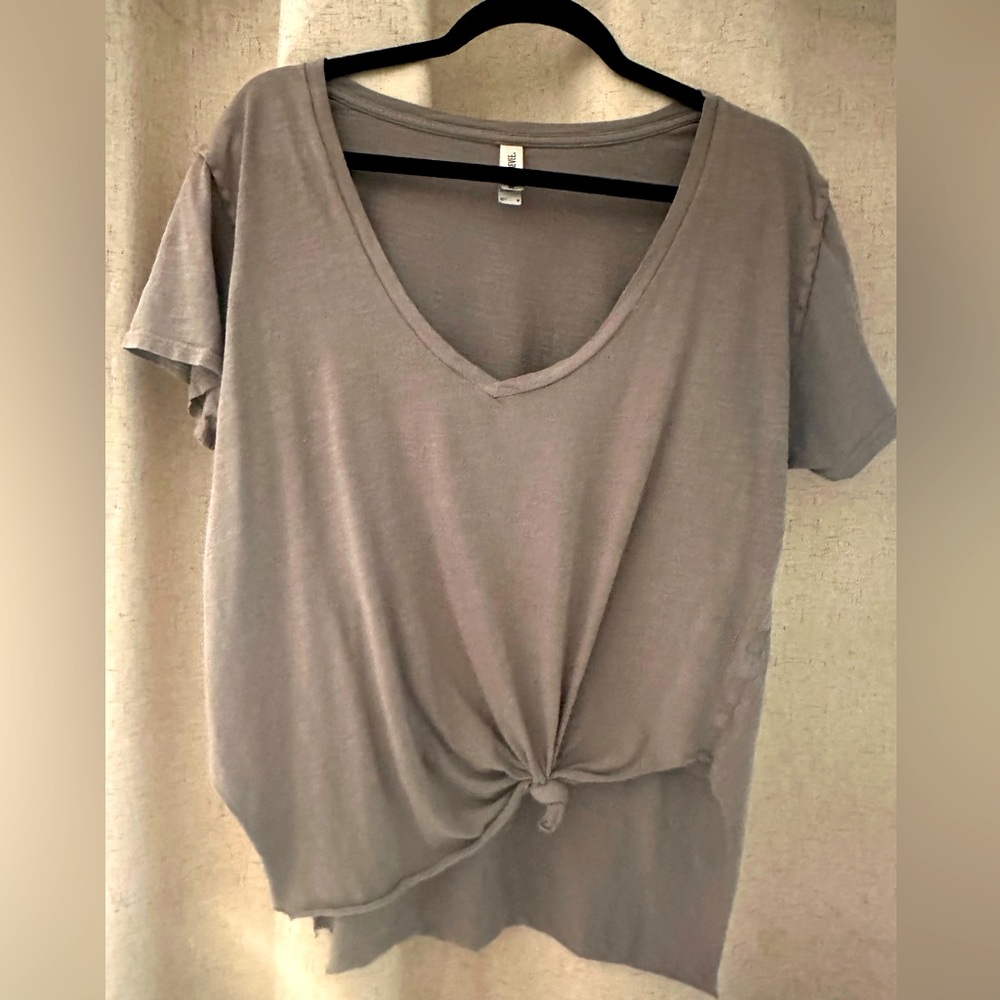Pebby Forevee Gray V neck side slit tee
